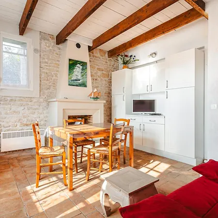 Dom wakacyjny Maison Cosy Dans Un Domaine Le Château-dʼOléron
