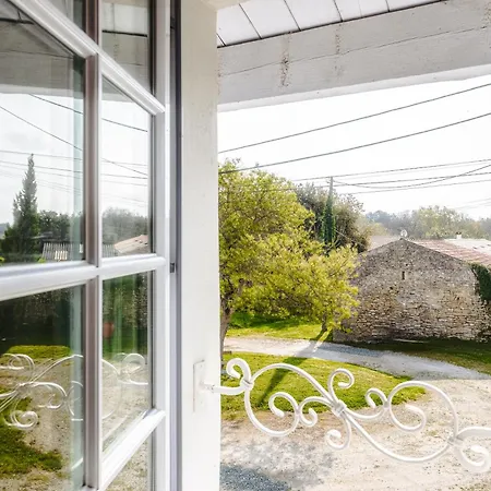 Dom wakacyjny Maison Cosy Dans Un Domaine